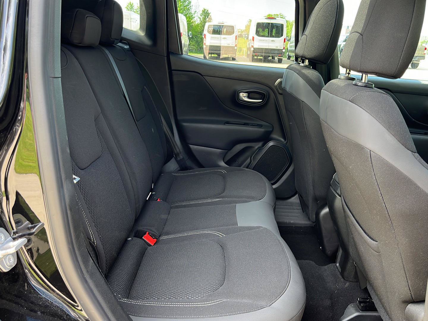Used 2023 Jeep Renegade Latitude w/ Sun/Sound Group AWD/4WD image 25