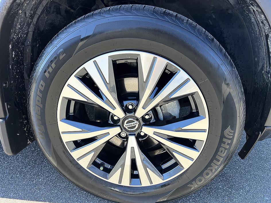 Certified 2021 Nissan Rogue SV w/ Premium Package image 12