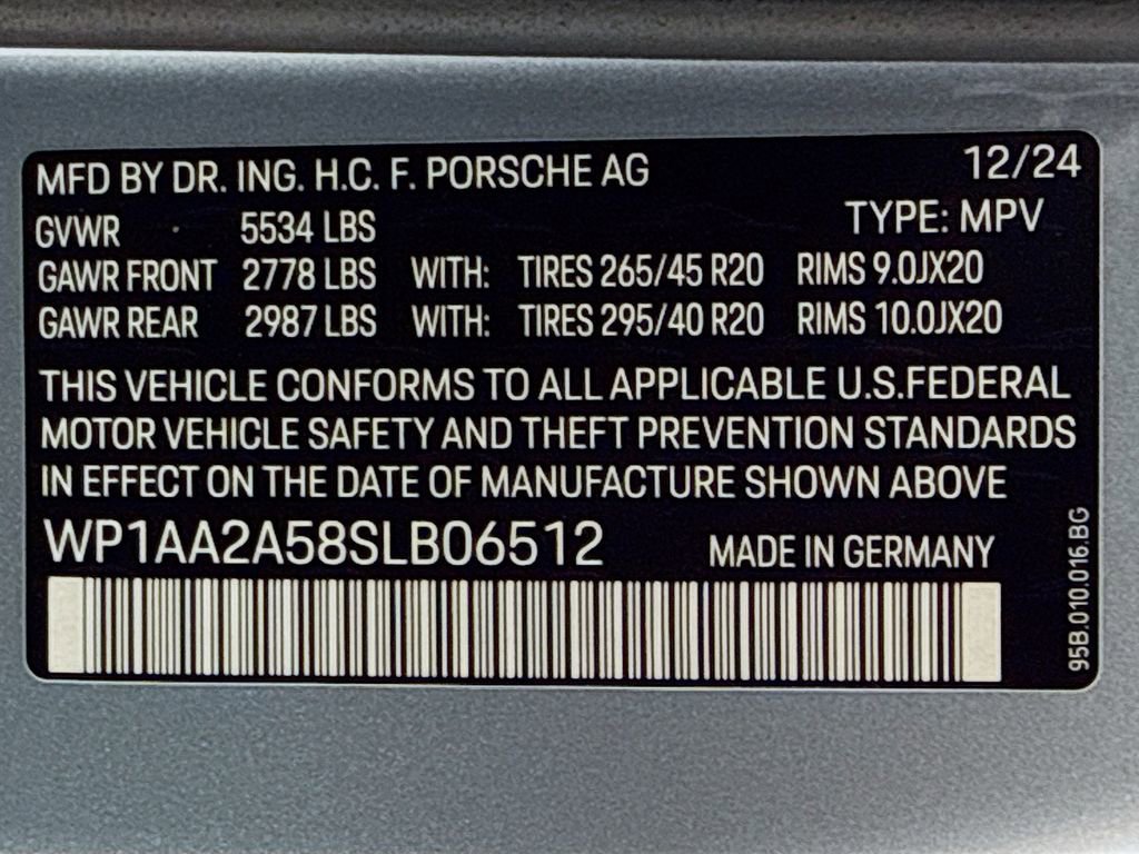 Certified 2025 Porsche Macan image 36