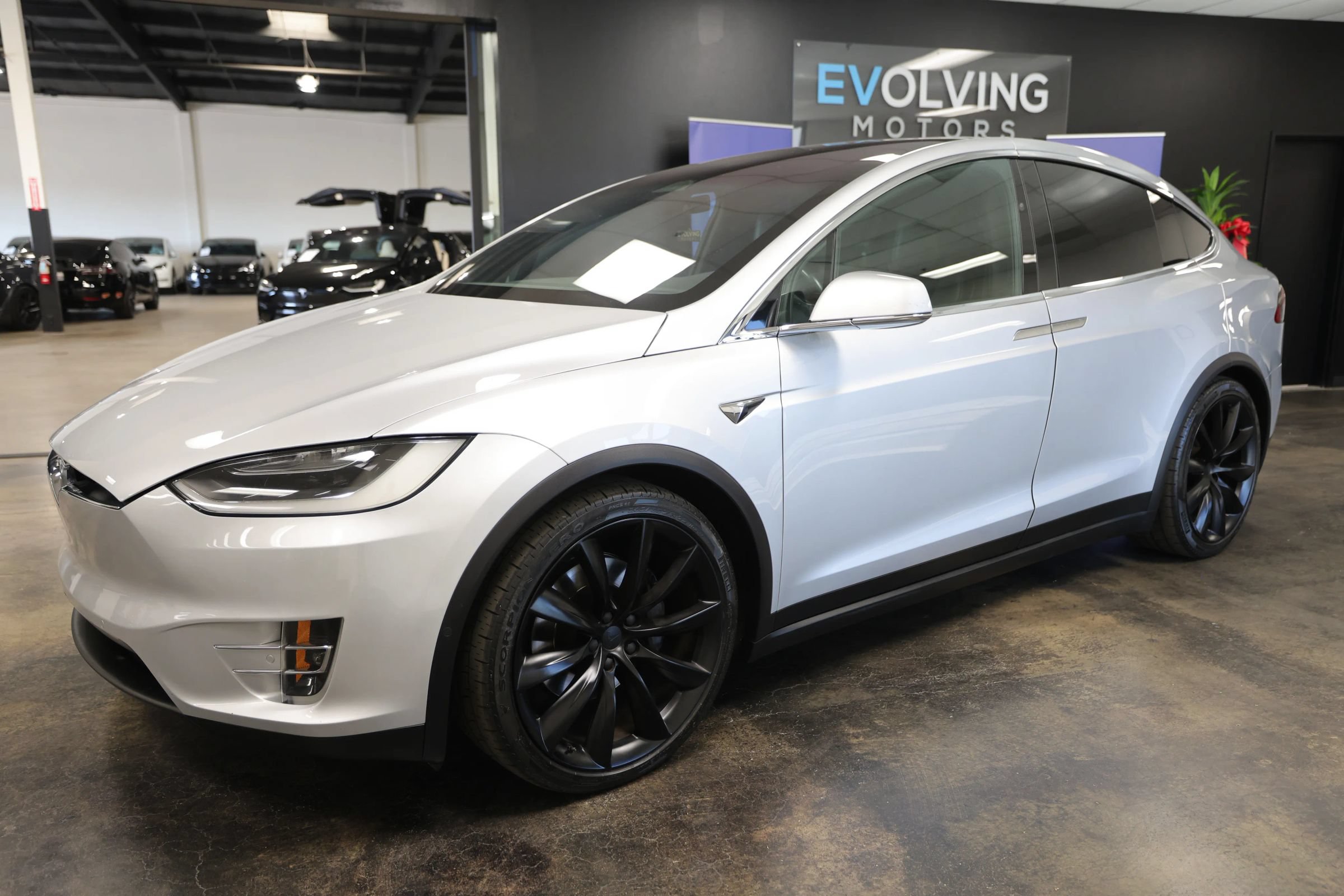 Used 2017 Tesla Model X 90D AWD/4WD image 5