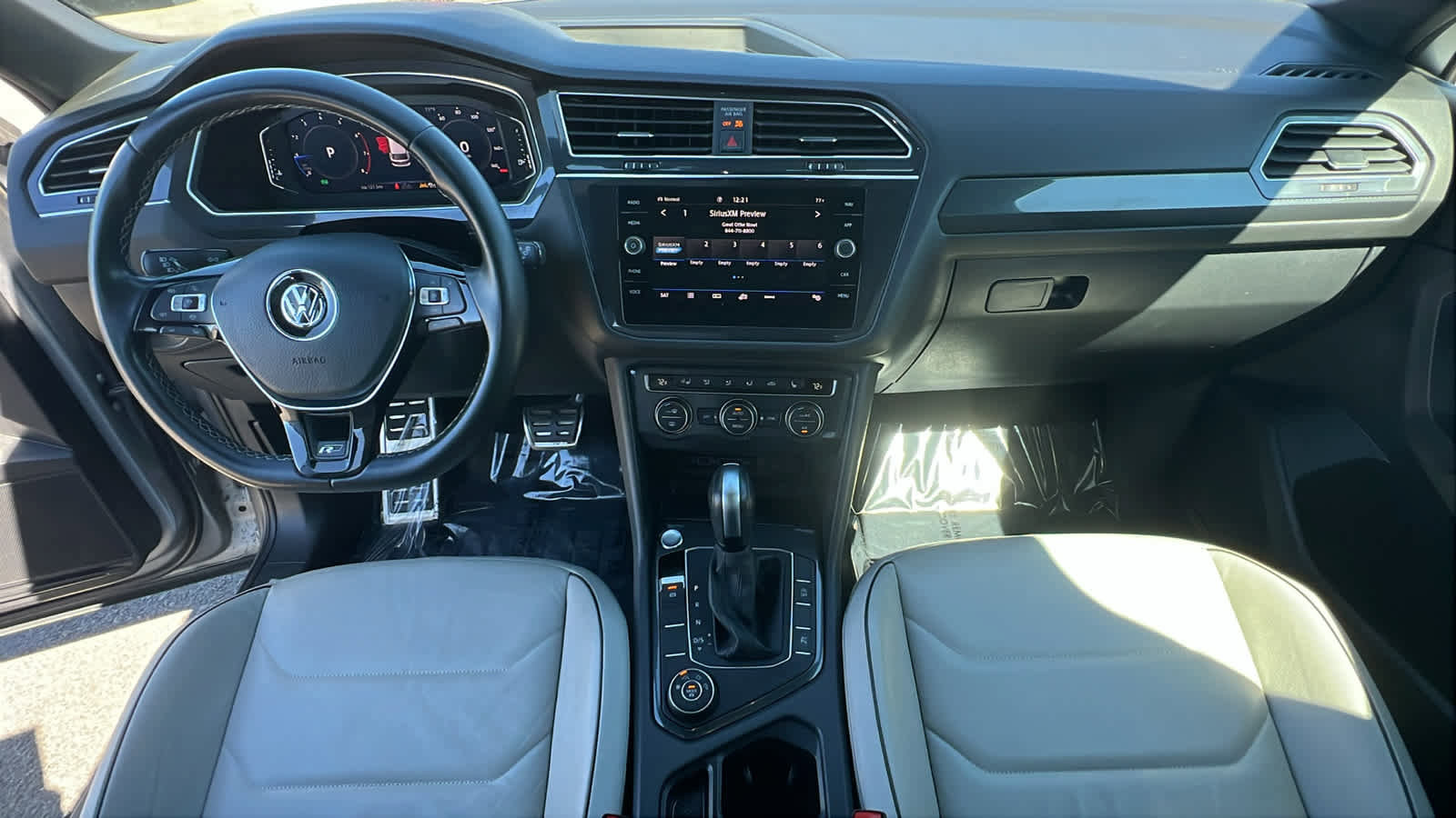 Certified 2020 Volkswagen Tiguan SEL Premium R-Line image 26