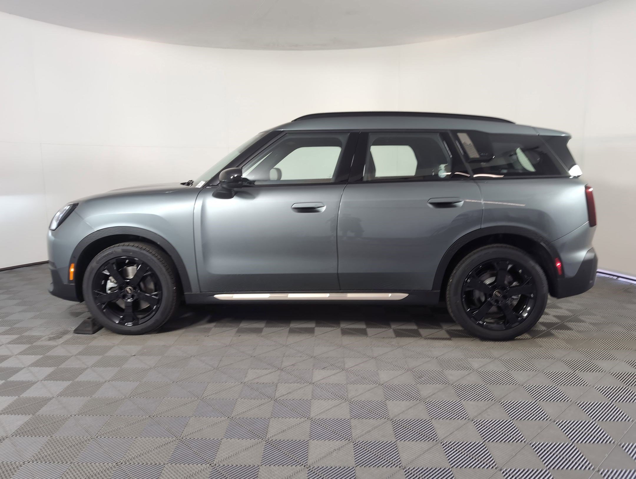 New 2025 MINI Cooper Countryman S image 2