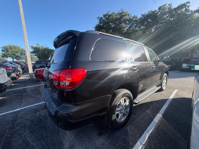 Used 2015 Toyota Sequoia SR5 RWD image 3