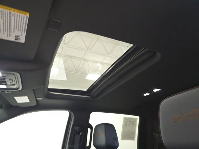 Certified 2024 Chevrolet Silverado 3500 High Country w/ High Country Premium Package image 21