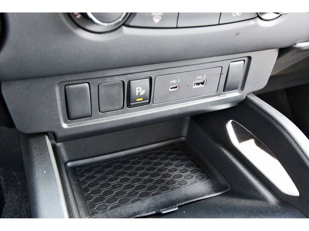 Used 2024 Nissan Frontier SV w/ Technology Package AWD/4WD image 23