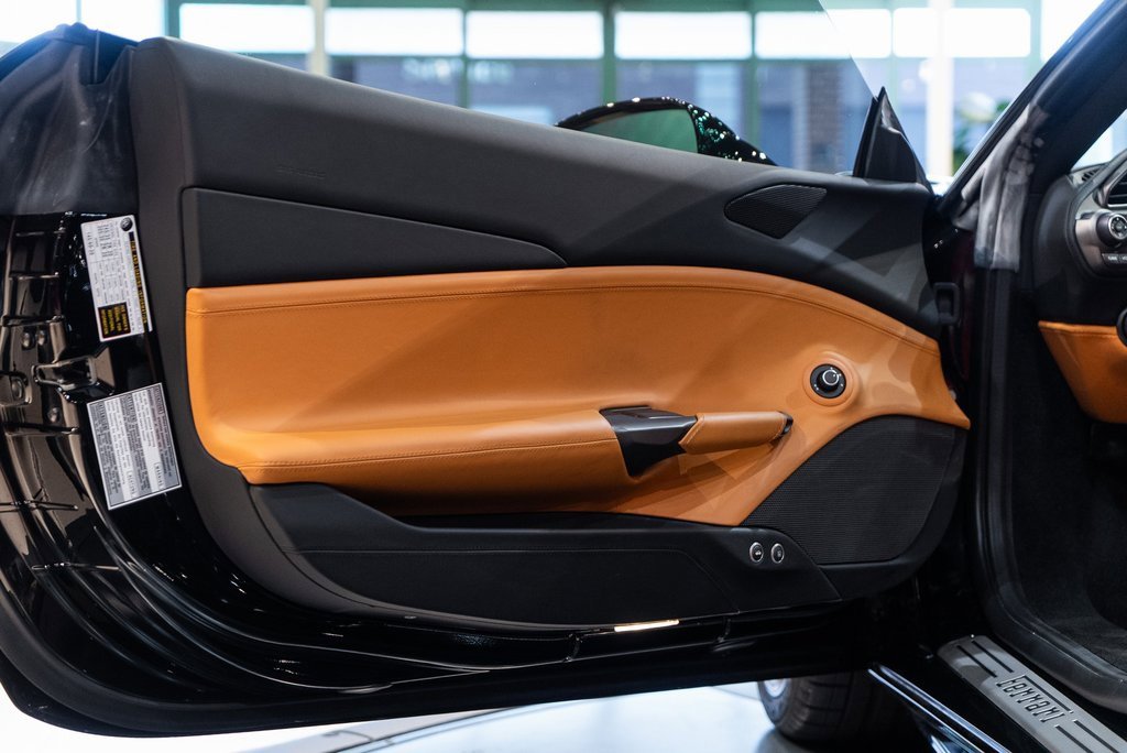 Used 2018 Ferrari 488 GTB Base image 23