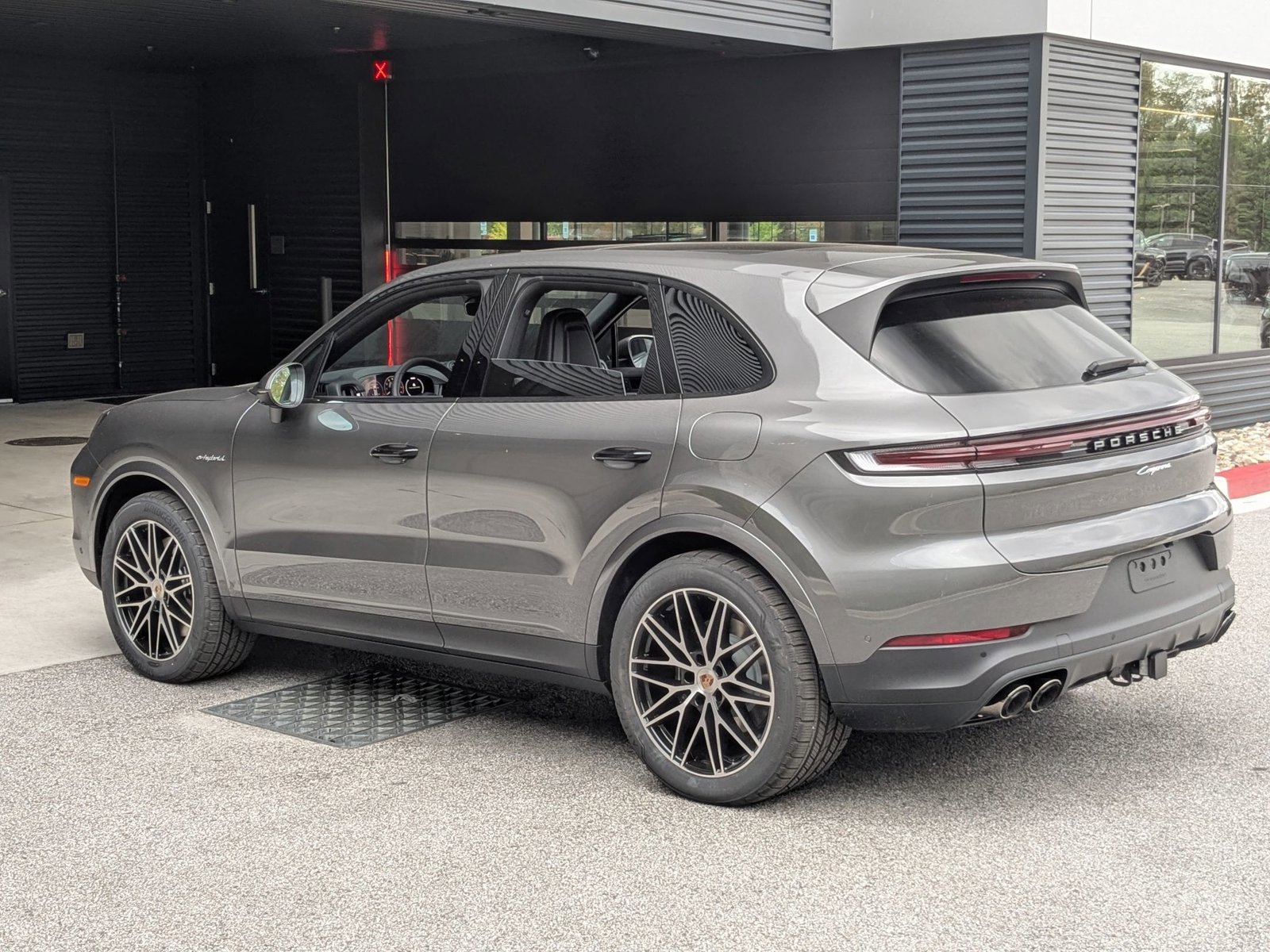 New 2026 Porsche Cayenne E-Hybrid image 3