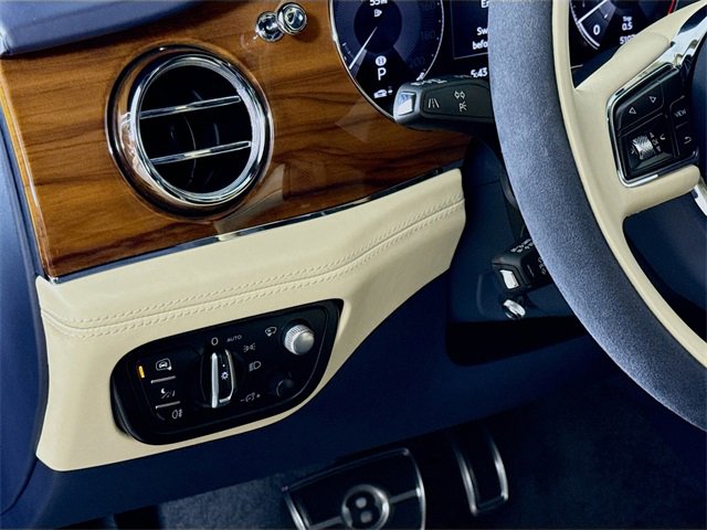 Used 2022 Bentley Bentayga image 10