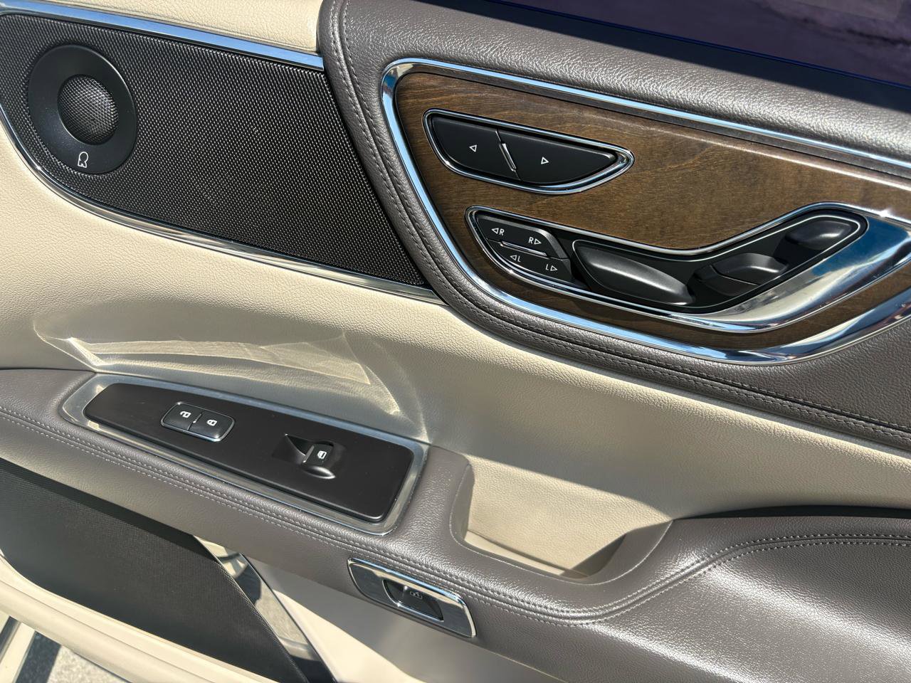 Used 2018 Lincoln Continental Reserve w/ Continental Climate Package AWD/4WD image 47