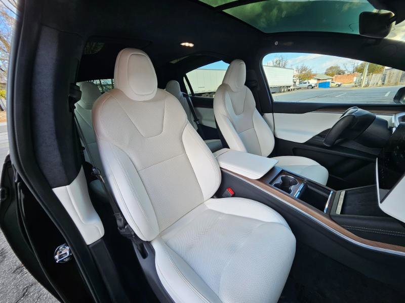 Used 2022 Tesla Model X image 58