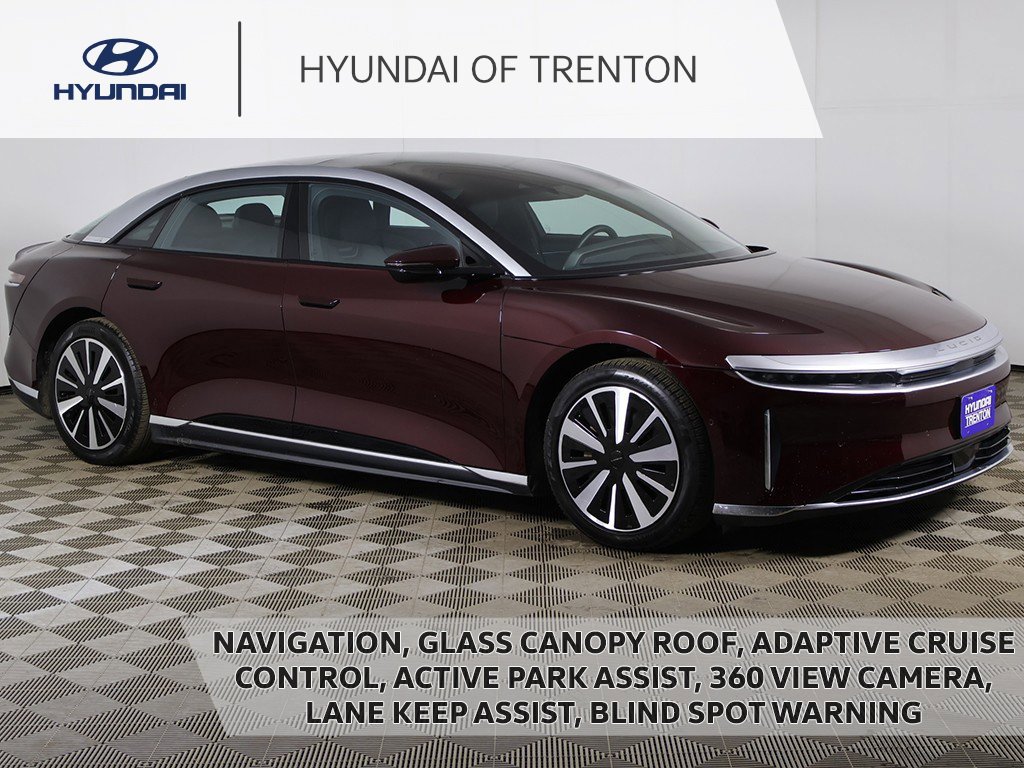 Used 2024 Lucid Air Touring image 1