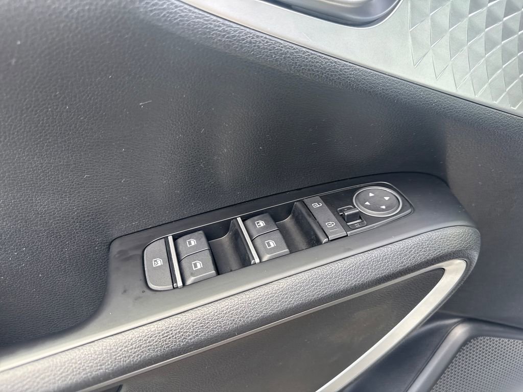 Used 2025 Kia Soul LX w/ LX Technology Package image 12