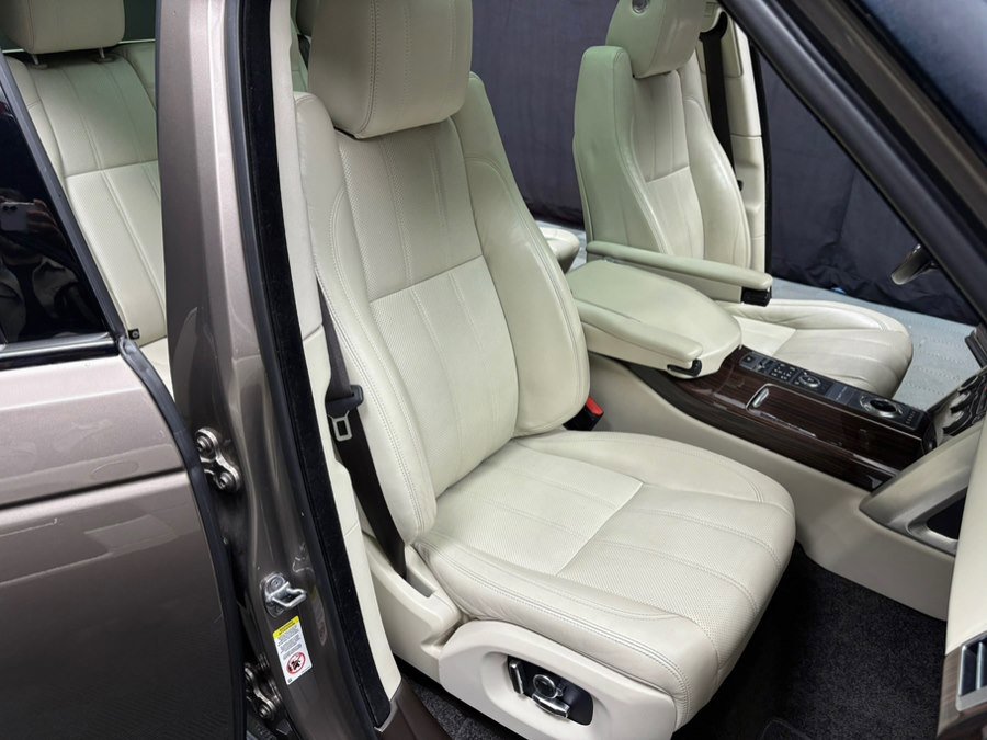 Used 2017 Land Rover Range Rover HSE image 34