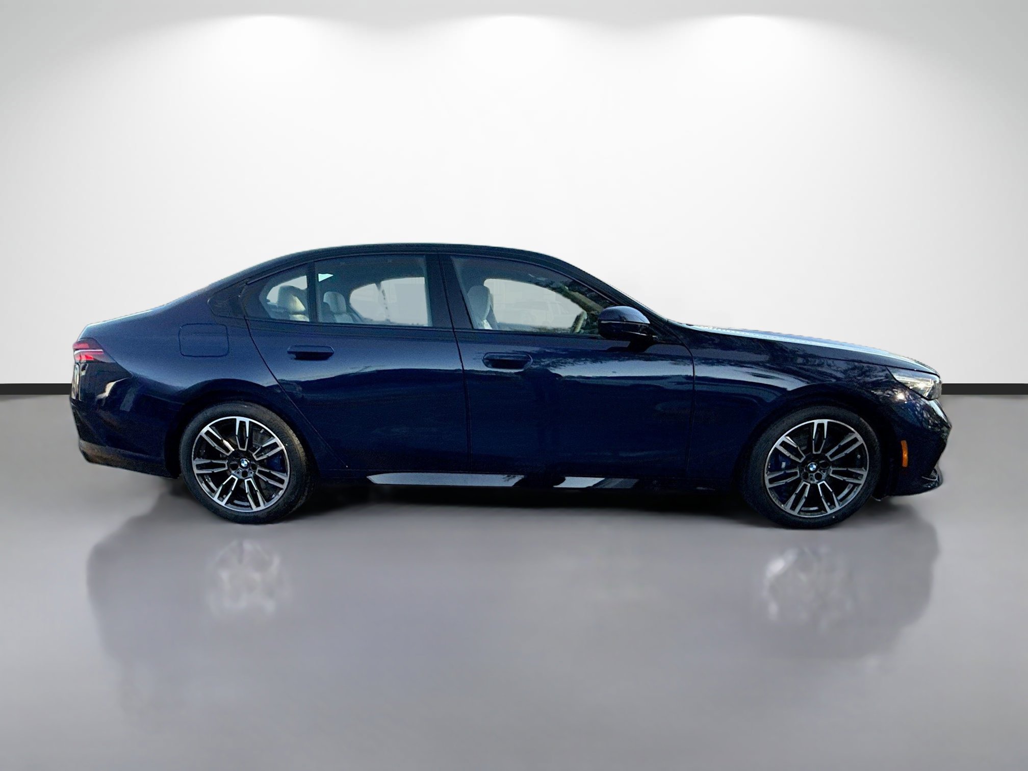 New 2026 BMW 540i xDrive w/ Executive Package image 2