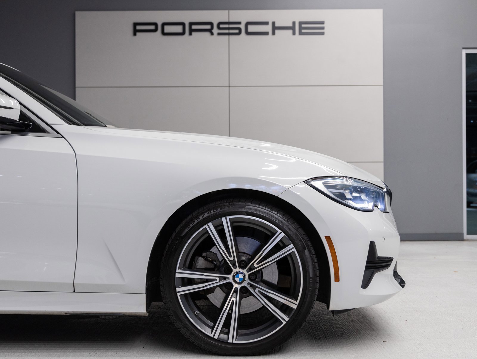 Used 2022 BMW 330i Sedan w/ Premium Package image 11