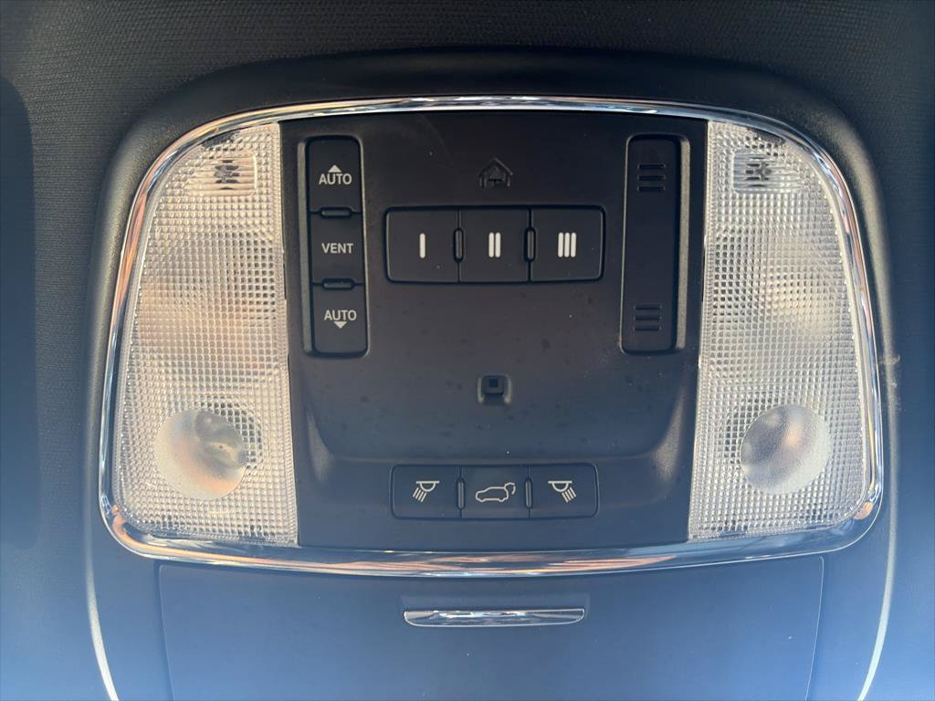 Used 2021 Jeep Grand Cherokee Limited AWD/4WD image 16
