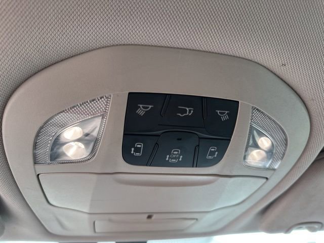 Used 2019 Chrysler Pacifica Touring Plus w/ Advanced Safetytec Group FWD image 12