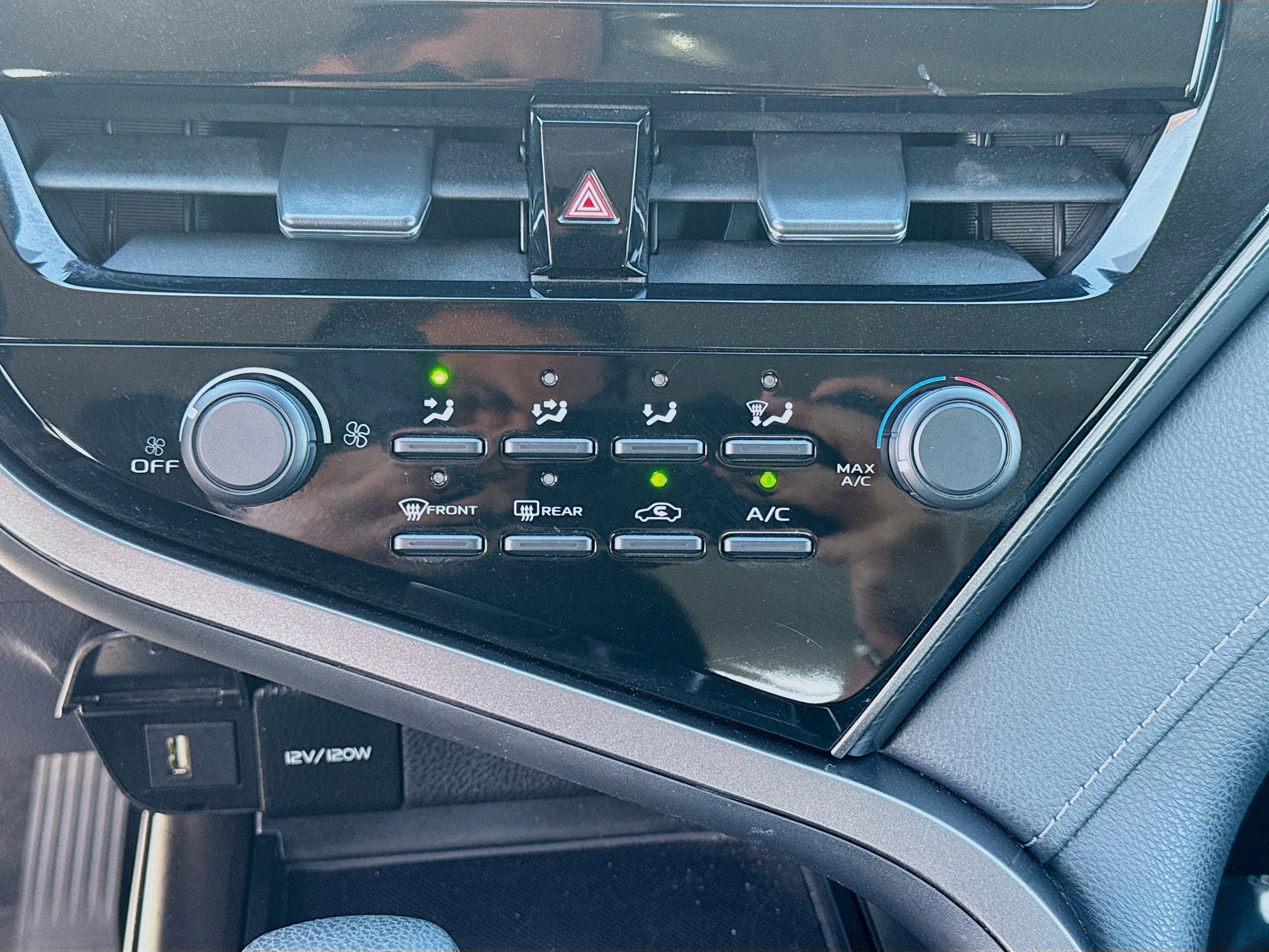 Used 2021 Toyota Camry LE FWD image 14