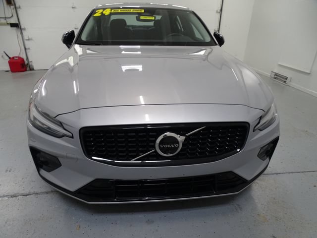 Used 2024 Volvo S60 B5 Plus AWD/4WD image 24