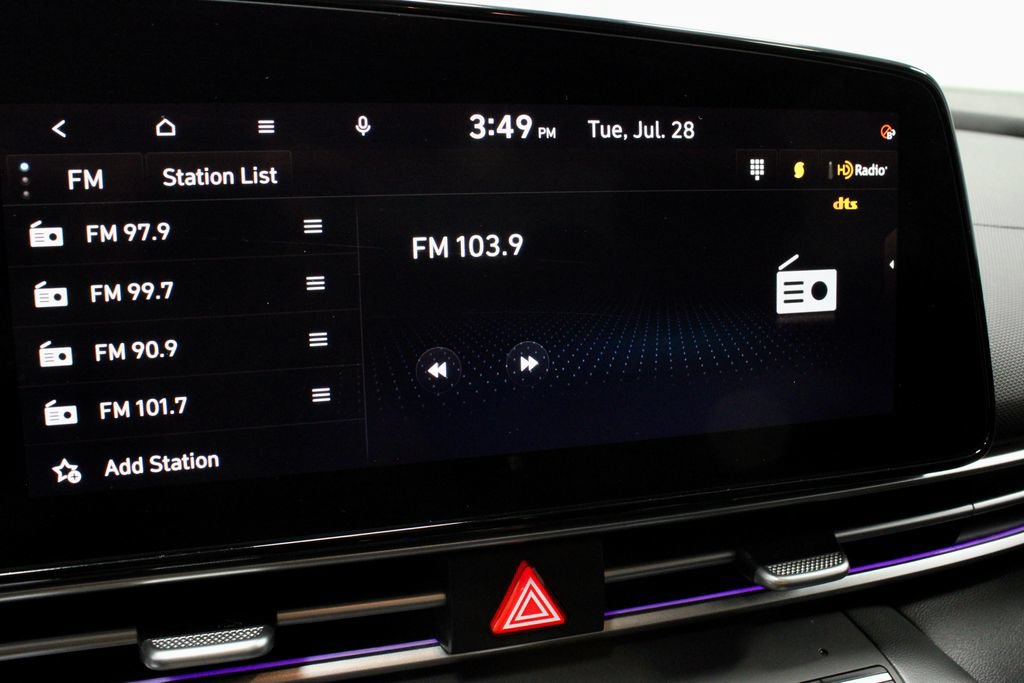 Used 2024 Hyundai Elantra SEL FWD image 3