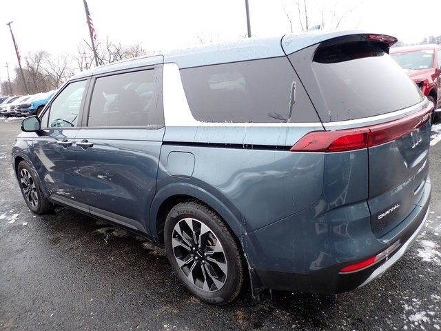 Used 2024 Kia Carnival EX image 5