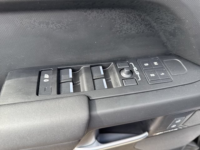 Used 2025 Land Rover Defender 110 S AWD/4WD image 29