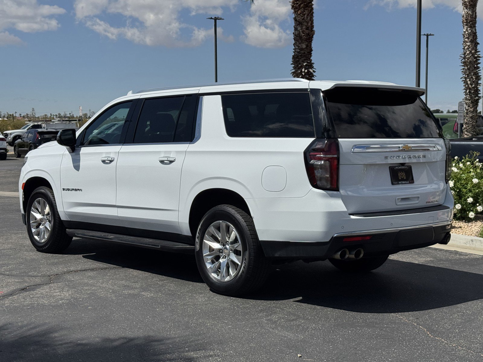 Used 2023 Chevrolet Suburban Premier image 4