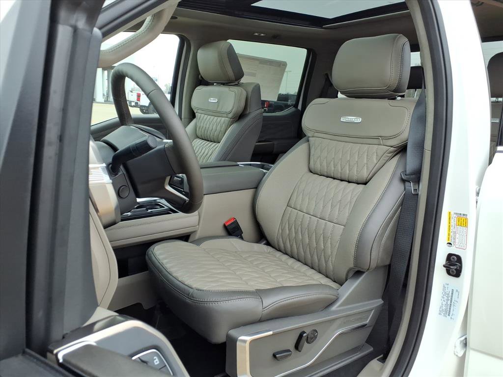 New 2026 Ford F450 Platinum w/ Platinum Plus Package image 17