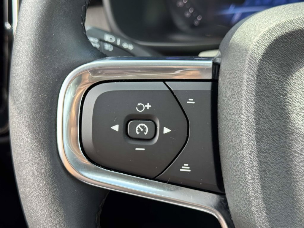 Certified 2024 Volvo XC40 B5 Plus w/ Protection Package Premier AWD/4WD image 19