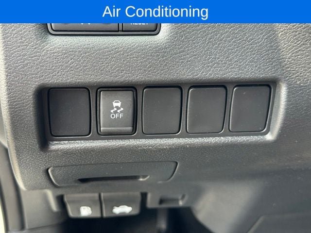 Used 2018 Nissan Murano S AWD/4WD image 13