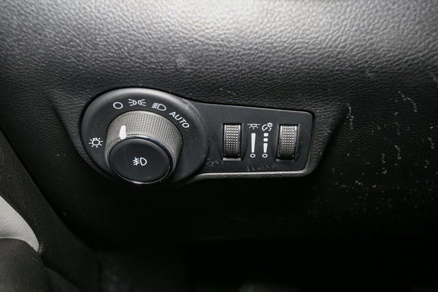 Used 2024 Jeep Compass Limited image 34