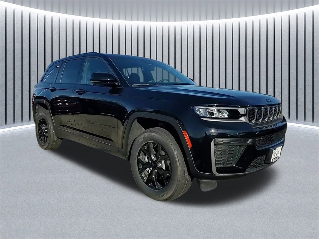 New 2026 Jeep Grand Cherokee Altitude image 1
