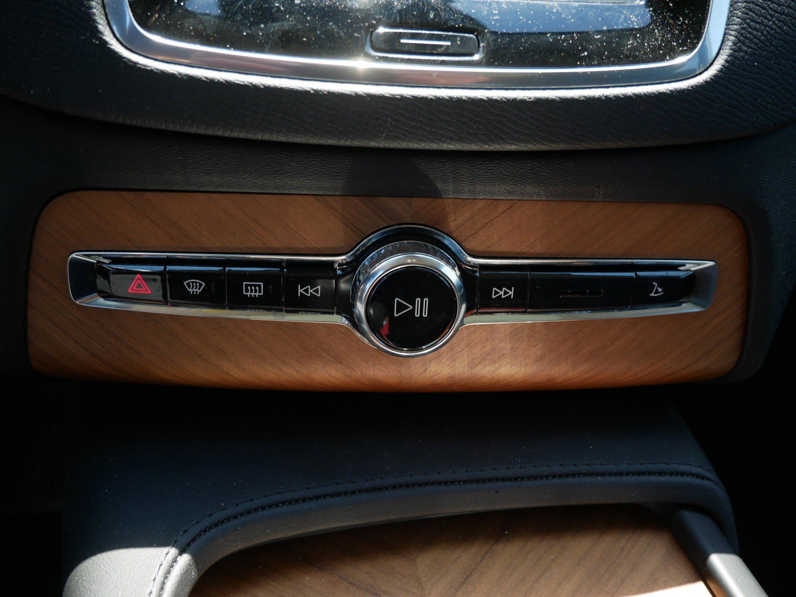 Used 2025 Volvo XC90 B6 Plus w/ Protection Package Premier AWD/4WD image 21