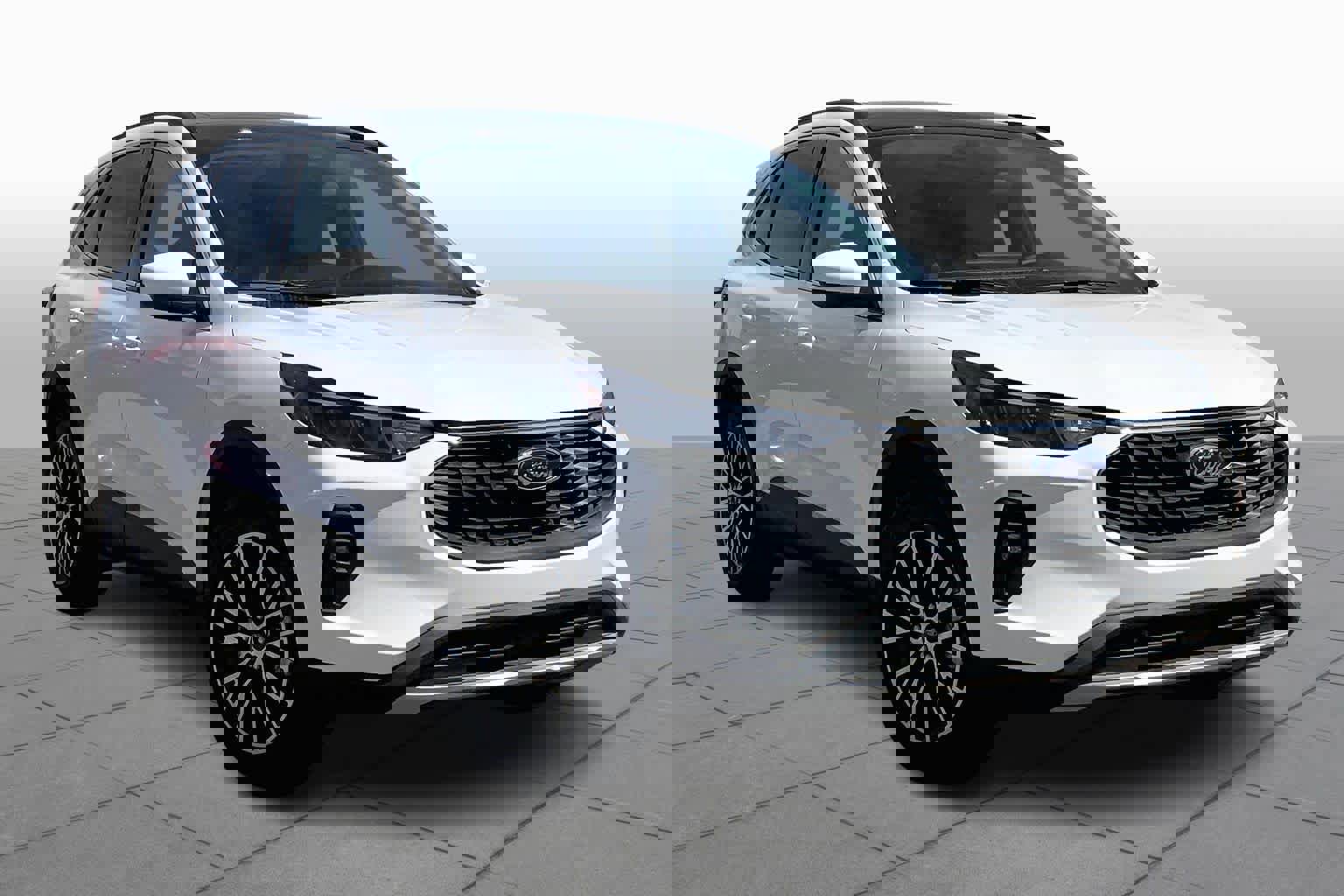 Used 2025 Ford Escape SE w/ Class II Trailer Tow Package image 3