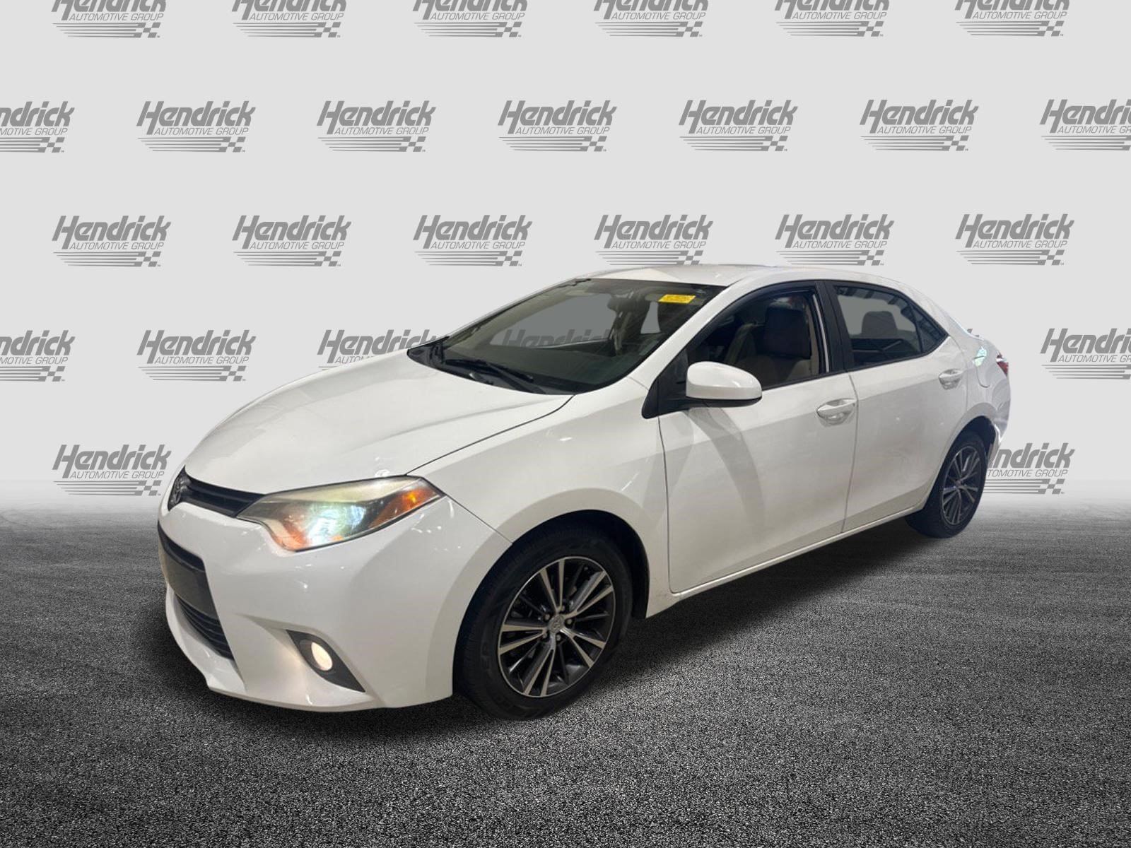 Used 2016 Toyota Corolla LE FWD image 2