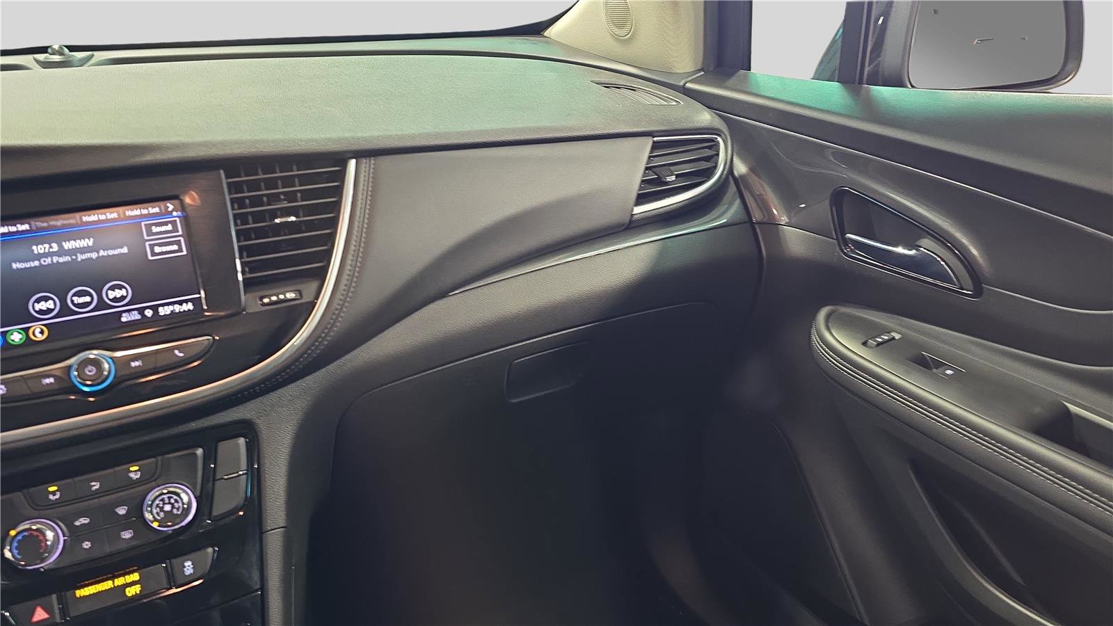 Used 2022 Buick Encore Preferred w/ Safety Package image 21