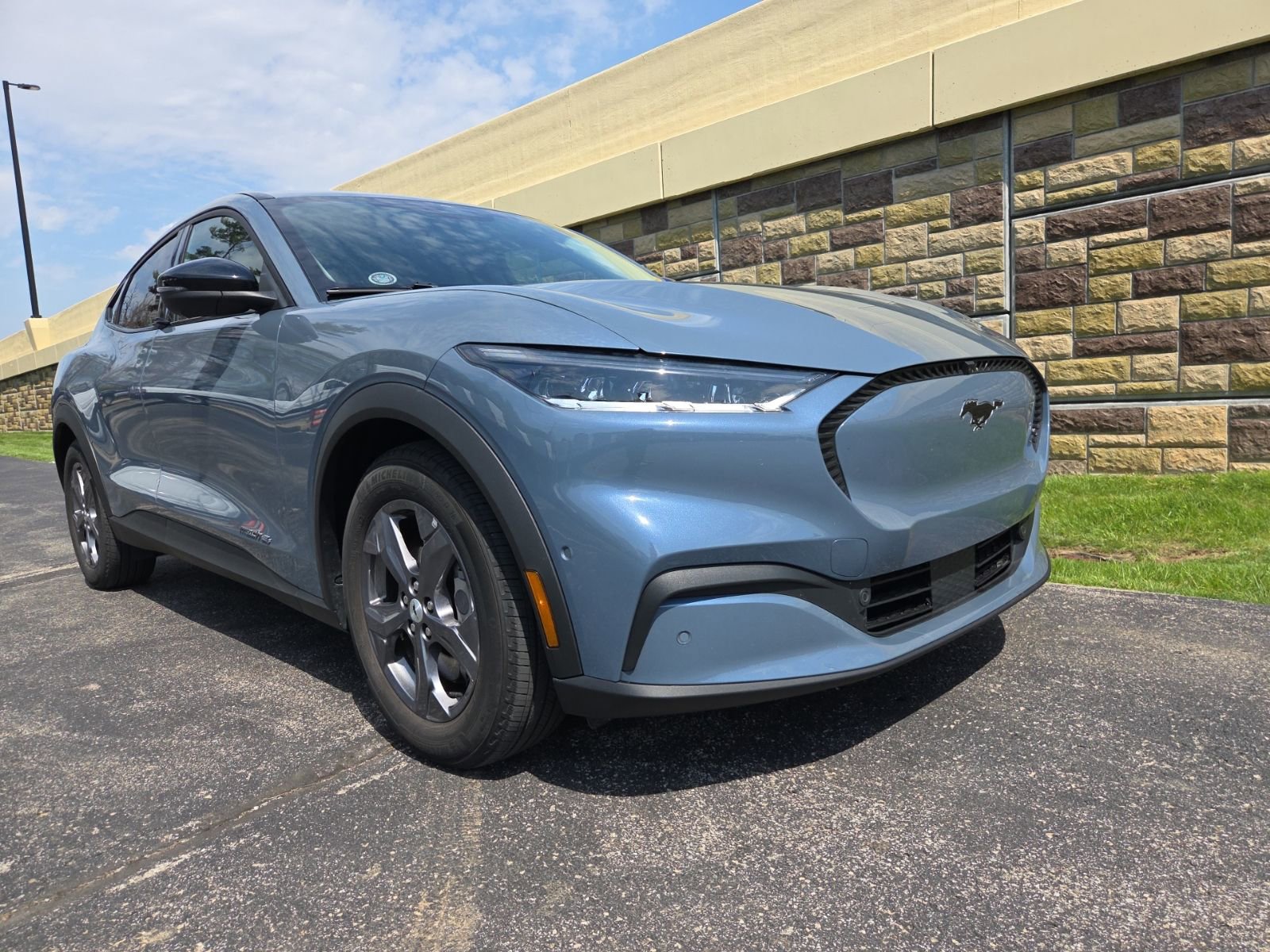 Used 2023 Ford Mustang Mach-E Select image 21