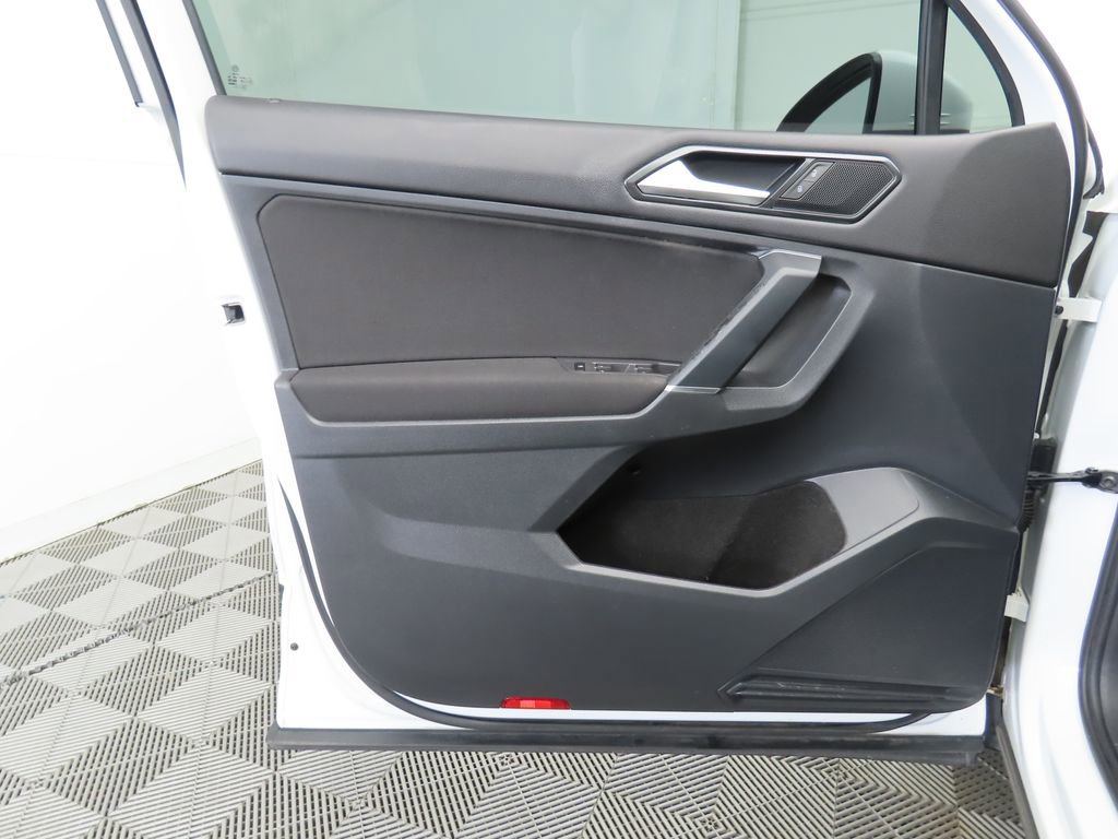 Used 2018 Volkswagen Tiguan S image 22