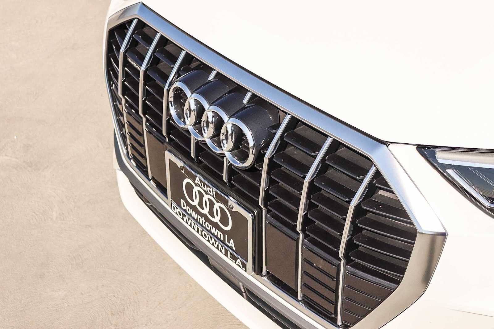 Used 2025 Audi Q3 2.0T Premium w/ Convenience Package AWD/4WD image 8