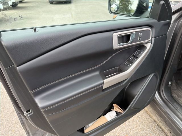 Used 2024 Ford Explorer XLT image 27
