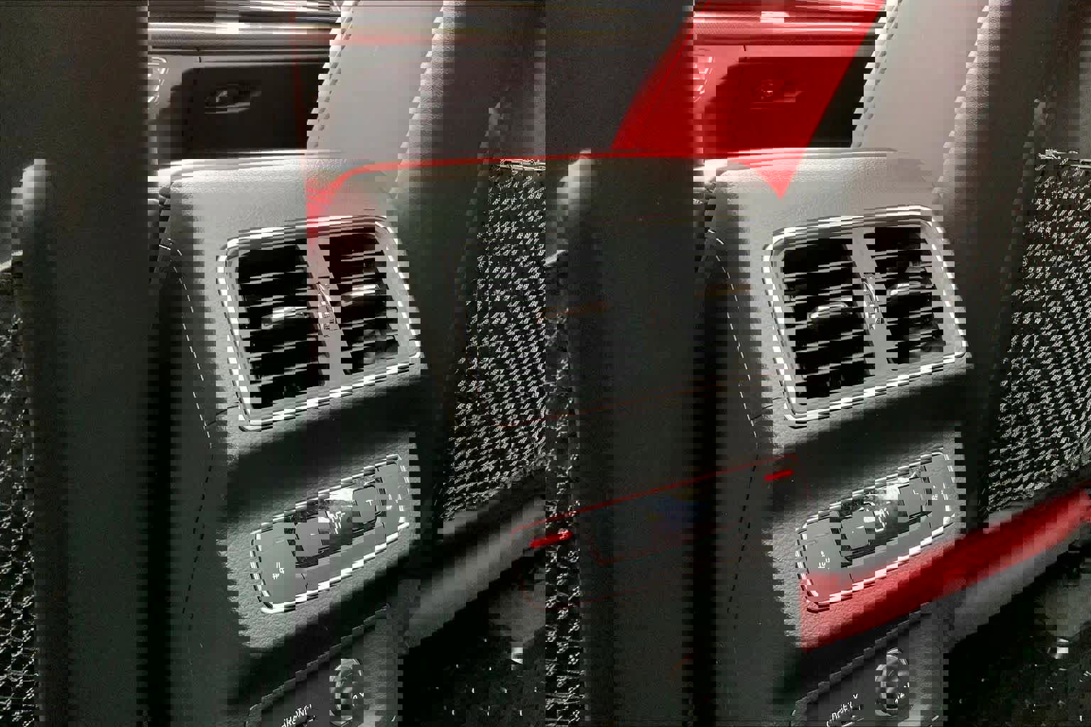 Used 2019 Audi SQ5 Premium Plus w/ Premium Plus Package AWD/4WD image 35