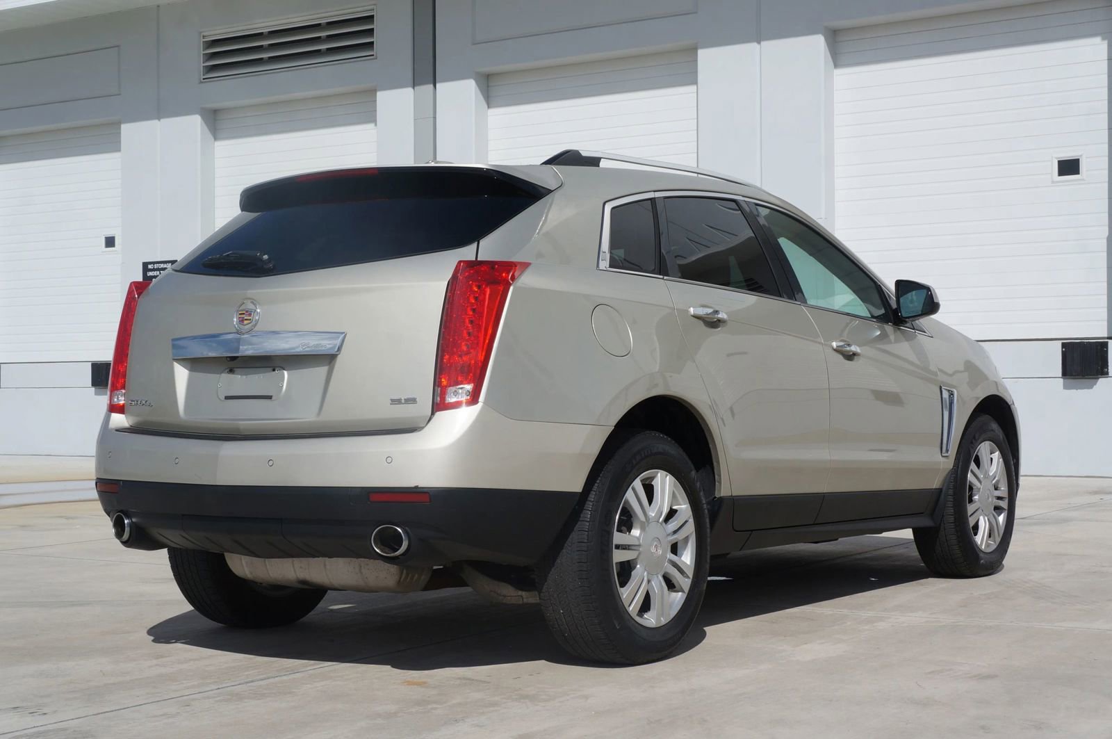 Used 2016 Cadillac SRX Luxury w/ Driver Awareness Package image 13