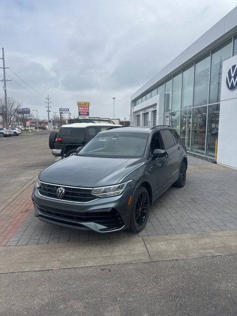 Used 2022 Volkswagen Tiguan SE R-Line image 17