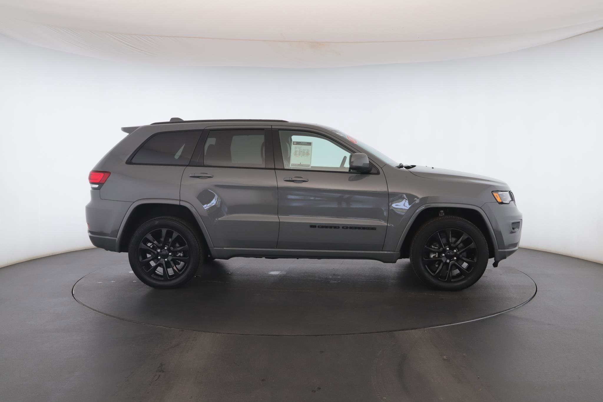 Used 2022 Jeep Grand Cherokee Laredo X AWD/4WD image 23