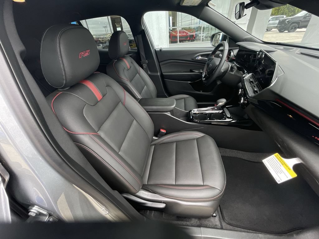 Certified 2025 Chevrolet Trax RS w/ Driver Confidence Package FWD image 27