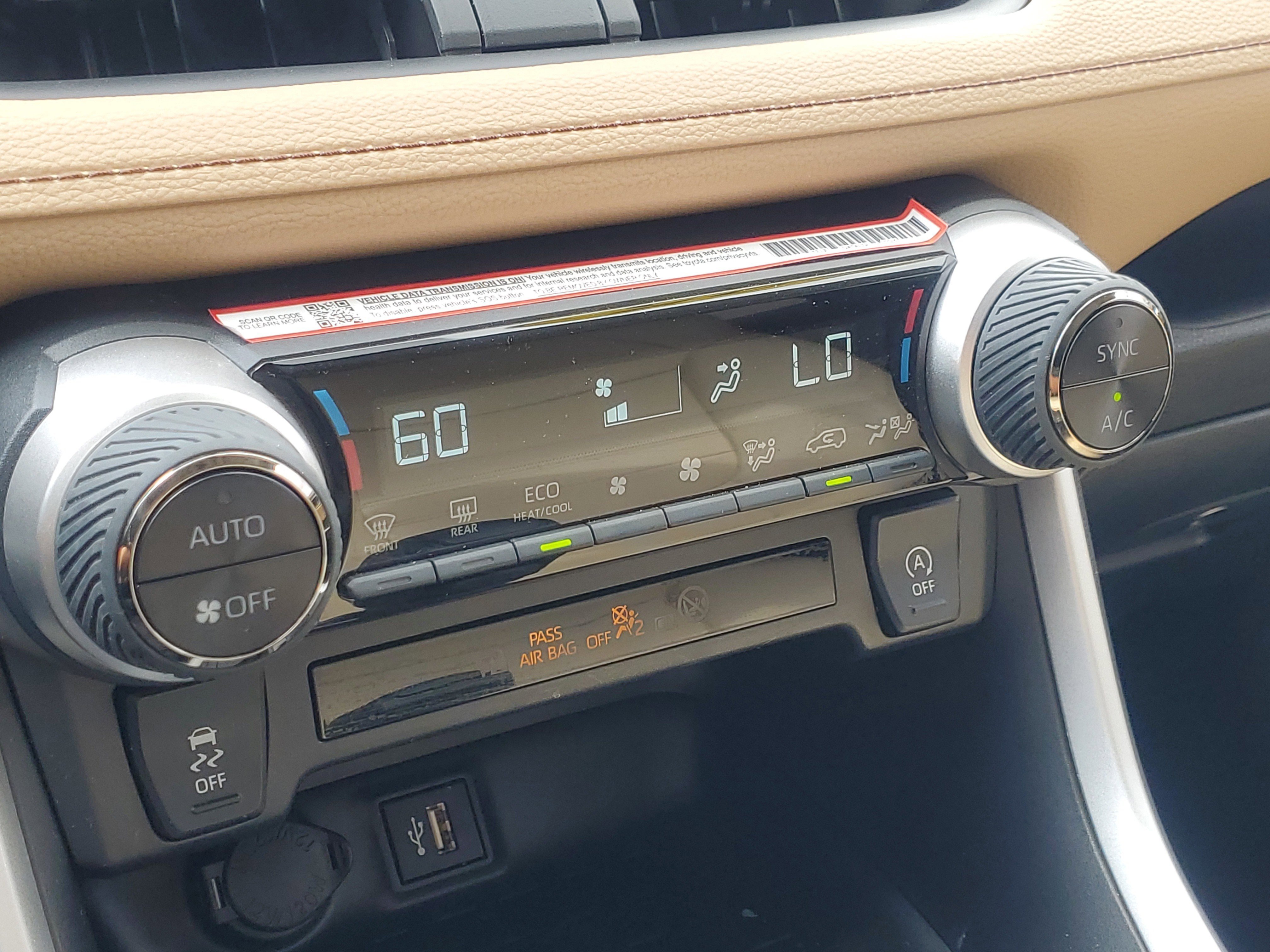 Used 2025 Toyota RAV4 XLE image 27