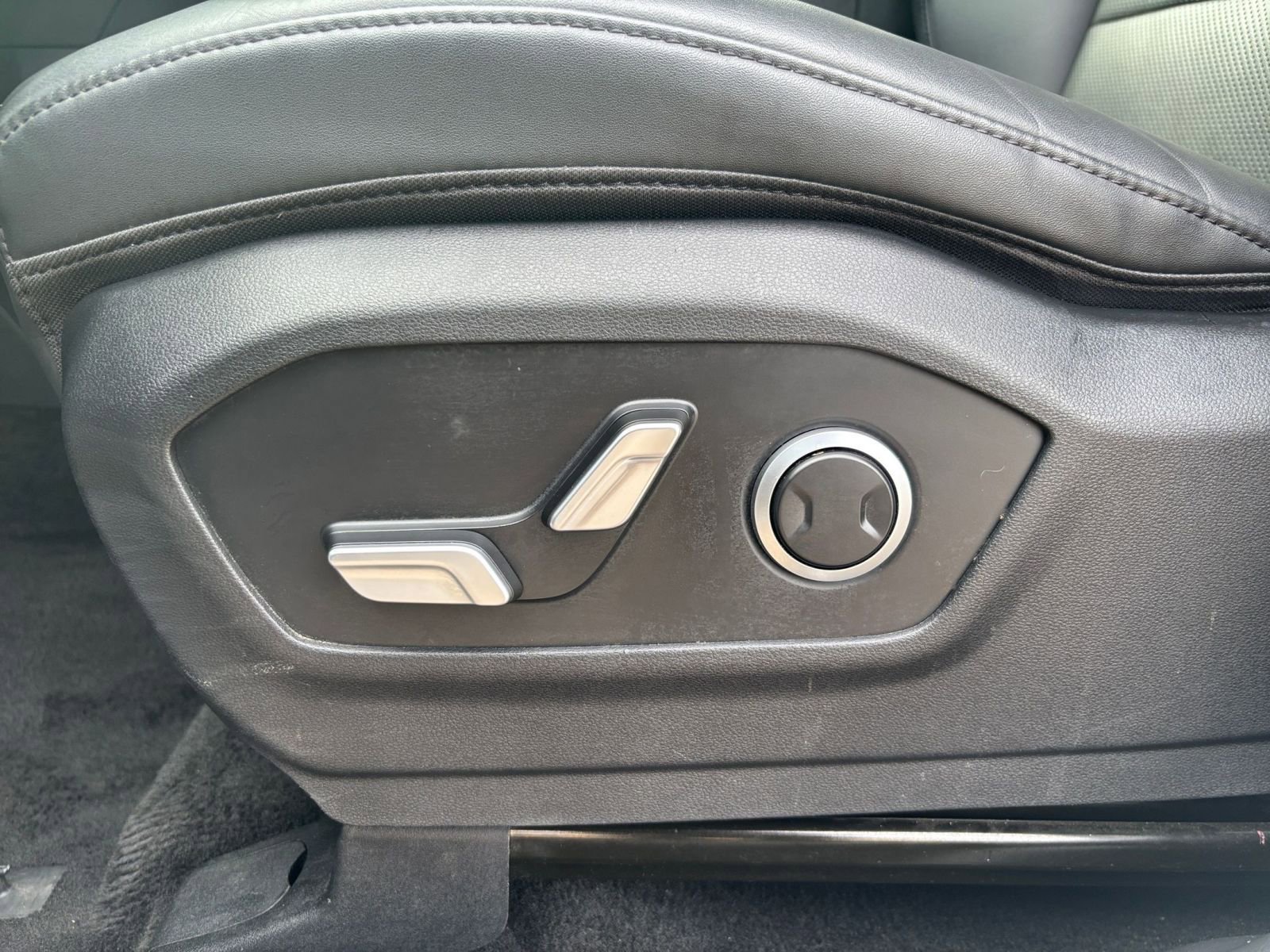 Used 2025 Hyundai Santa Fe SEL AWD/4WD image 22