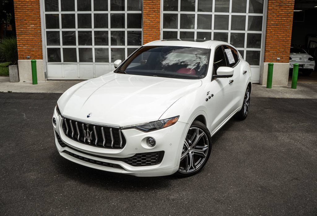 Used 2023 Maserati Levante GT AWD/4WD image 2