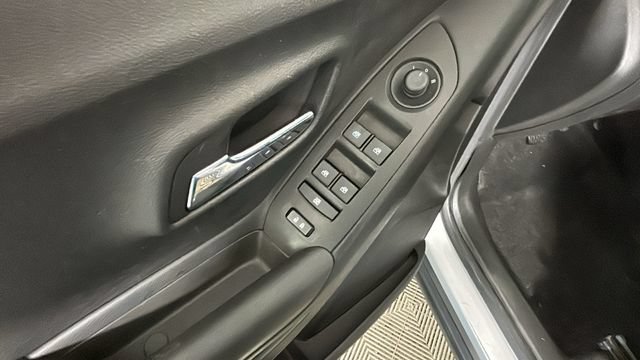 Used 2015 Chevrolet Trax LS FWD image 10