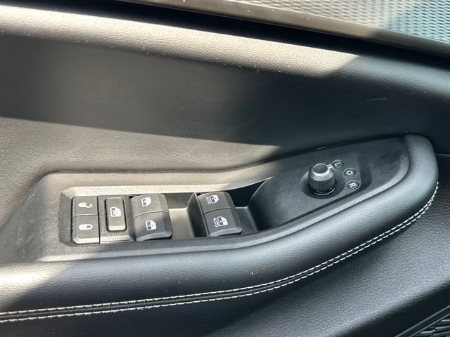 Used 2023 Jeep Grand Cherokee L Laredo AWD/4WD image 9